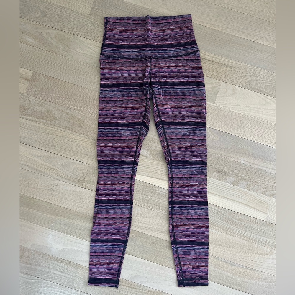 Lululemon full length wunderunder size 6 multi color purple stripe
